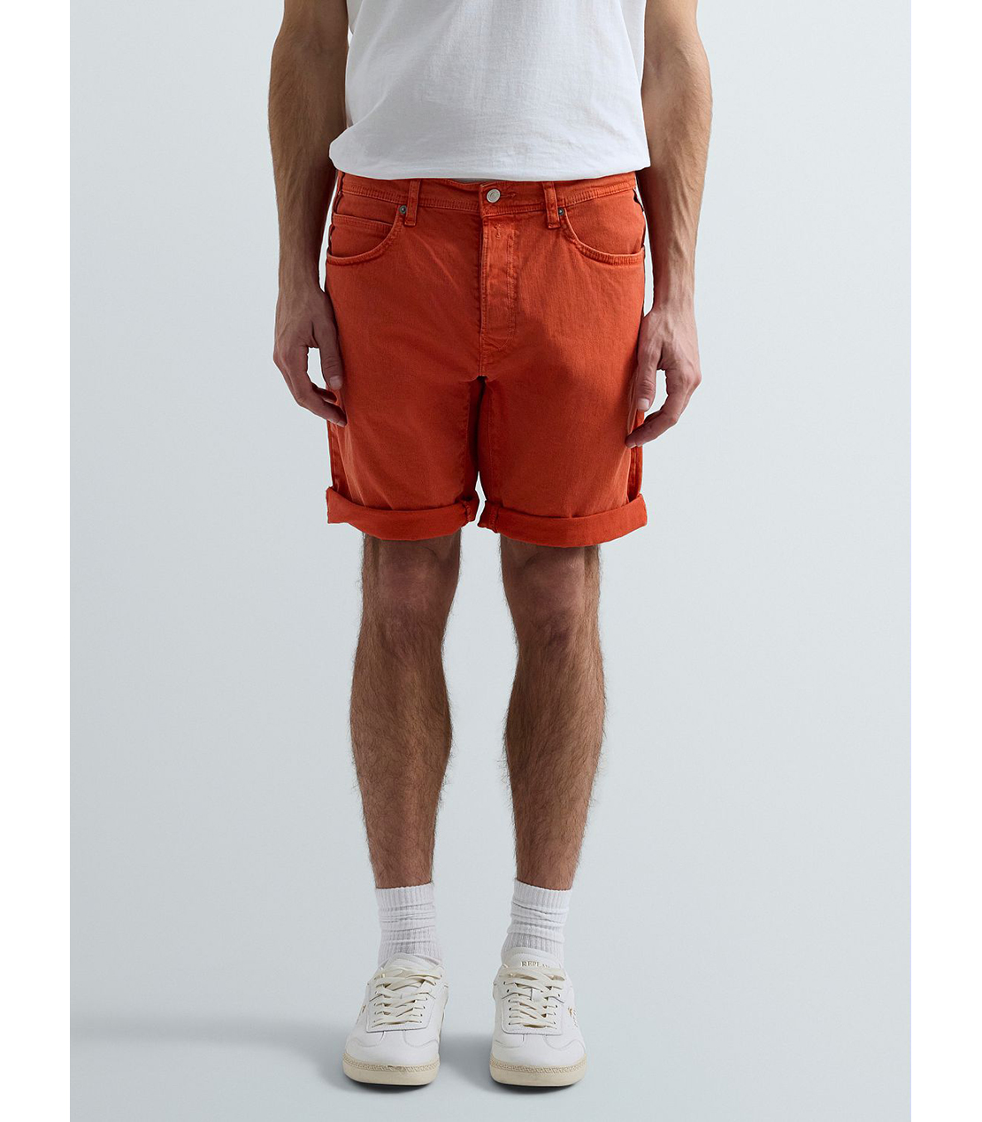 テーパードフィットカラーデニムショーツ